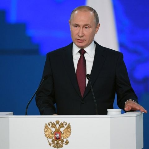 Владимир Путин предложил повысить выплаты семьям с детьми-инвалидами