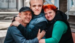 Костя Картопольцев идет вперед