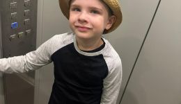 Маленький доктор учится жить в большом мире. Помогите Егору