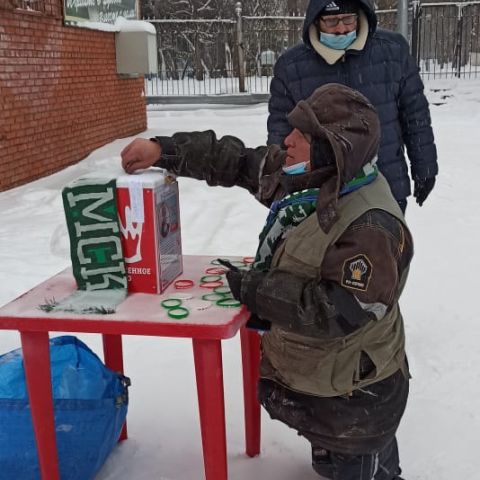 Футбольные болельщики помогли Леве Бодажкову