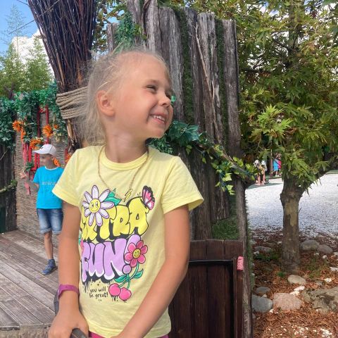 Рисунки вместо слов: поможем маленькой художнице