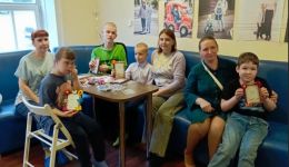Семейные рамки своими руками: в фонде прошел творческий мастер-класс