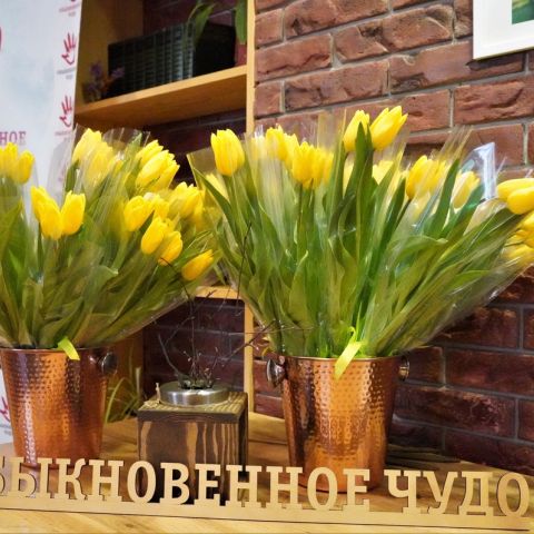 «Чудесный мамин выходной»: фонд «Обыкновенное чудо» организует поездку в театр и творческий мастер-класс для мам особенных детей при поддержке СИБУРа