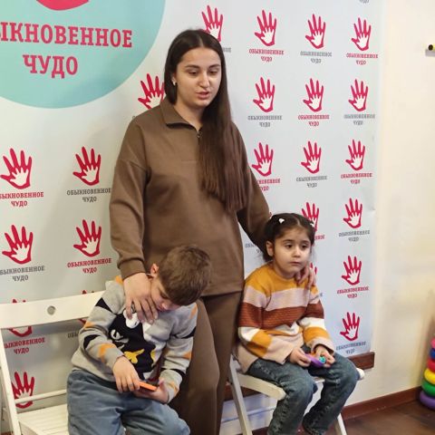 «Помочь некому»: семье Пашаевых, где сразу у двух детей аутизм, требуется помощь