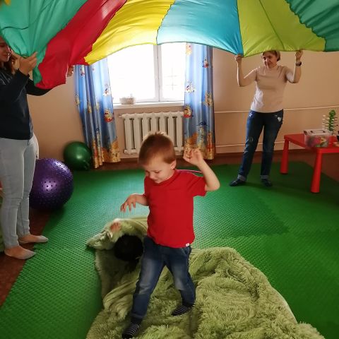 Дети с аутизмом в Томске получают помощь с использованием ABA-терапии