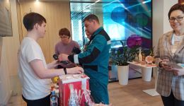 Сотрудники компании СИБУР приняли участие в благотворительной ярмарке